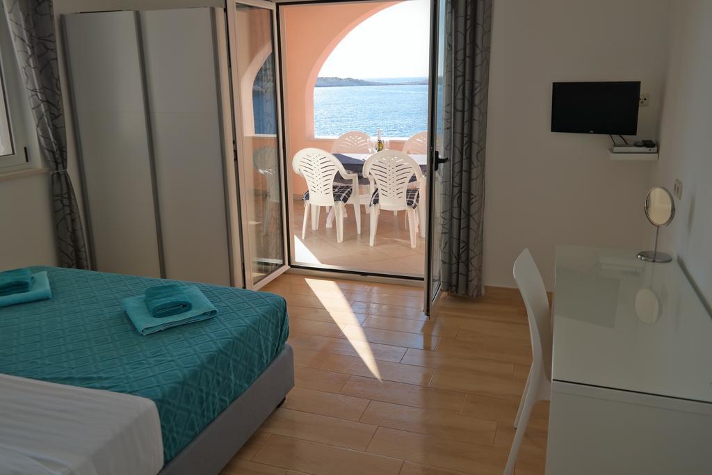 Direkt Am Meer-Apartments Puntaplanka Rogoznica  Exterior photo